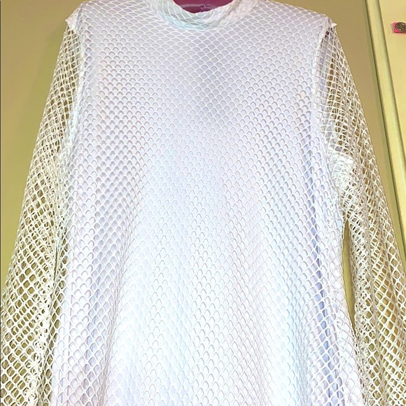 Fishnet Rebdolls White Dress with scrunch back - Picture 3 of 11